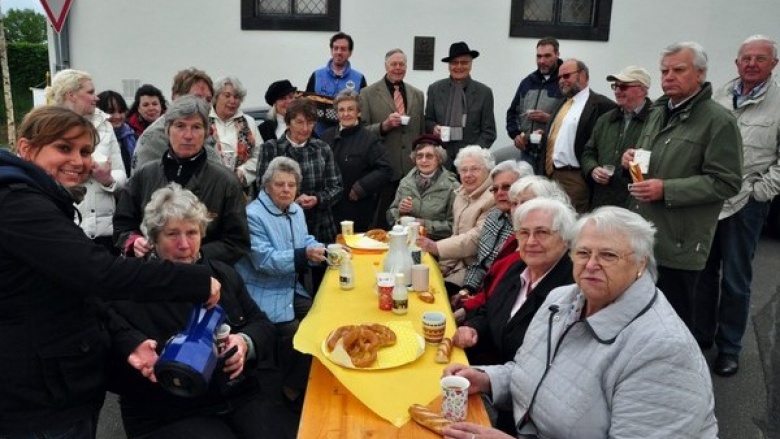 Gut besuchter Frühschoppen beim diesjährigen Patronatsfest in Wachtberg-Holzem Gut besuchter Frühschoppen beim diesjährigen Patronatsfest in Wachtberg-Holzem