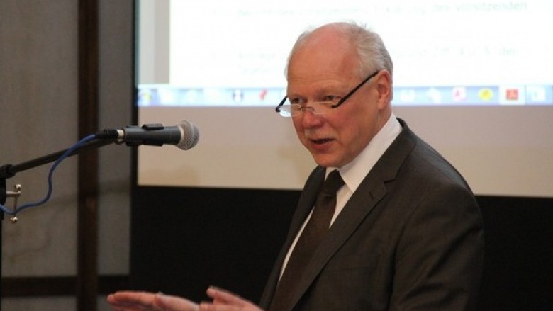 Theo Hüffel erklärt Amtsverzicht zum 22.06.2014