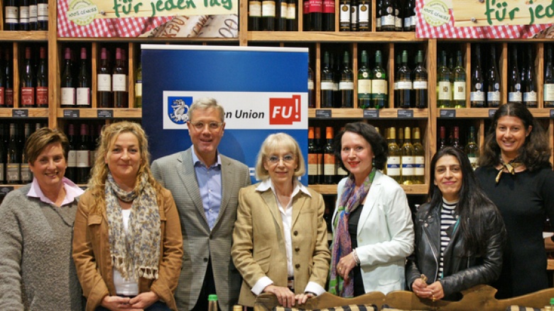 Zu Tisch mit Norbert Röttgen politischer Hochgenuss in Schneiders Marktscheune