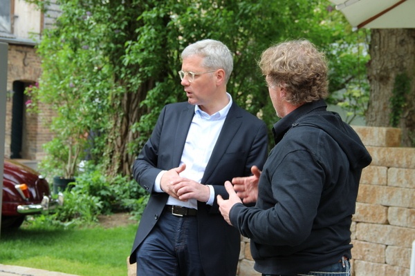 Norbert Röttgen zu Besuch auf der Landpartie auf Burg Adendorf (Mai 2013)