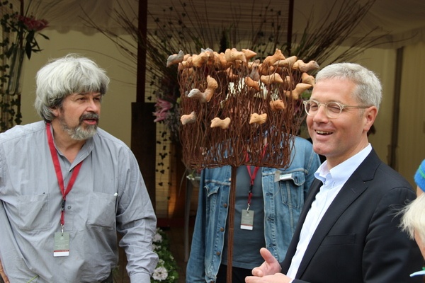 Norbert Röttgen zu Besuch auf der Landpartie auf Burg Adendorf (Mai 2013)