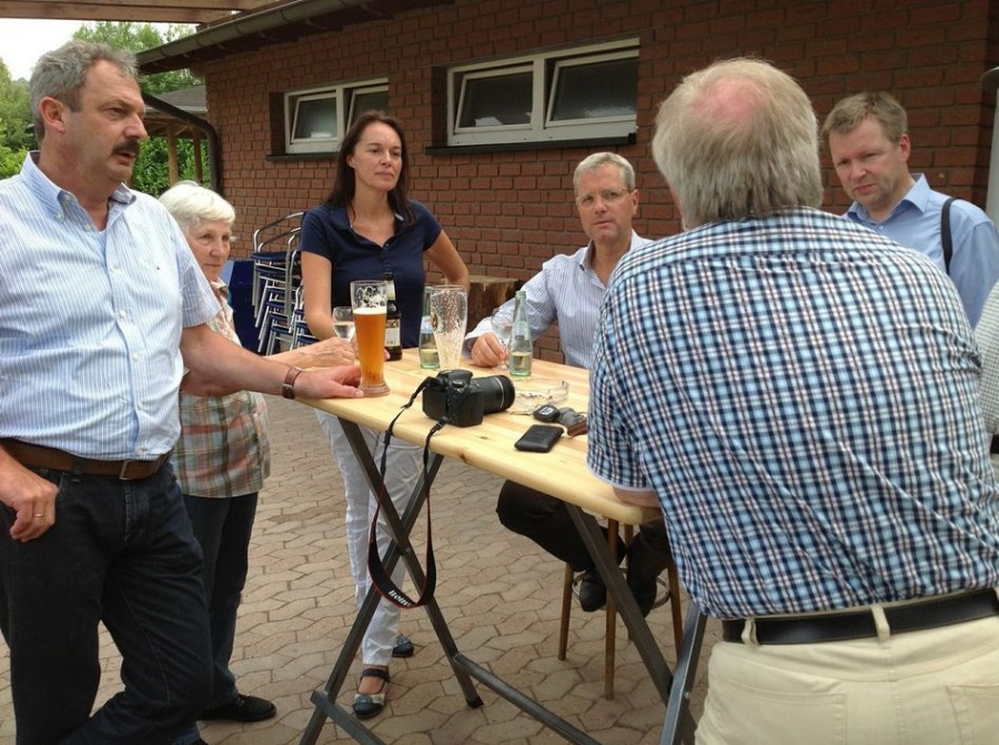 Sommerspaziergang mit Norbert Röttgen durch Wachtberg (Juli 2013)