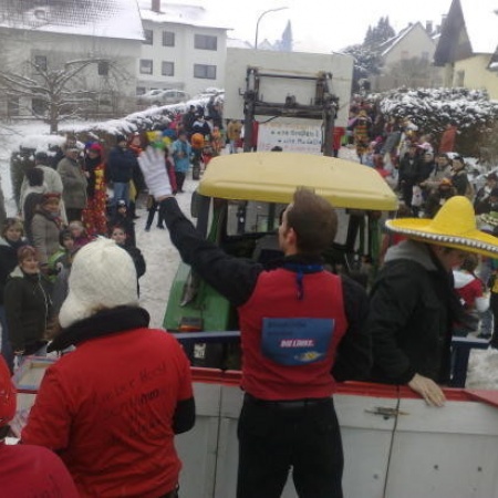 Teilnahme der JU Wachtberg am Werthhovener-Karnevalszug 2010 unter dem Motto „Linkes Wahlprogramm - roter Abgrund!“.