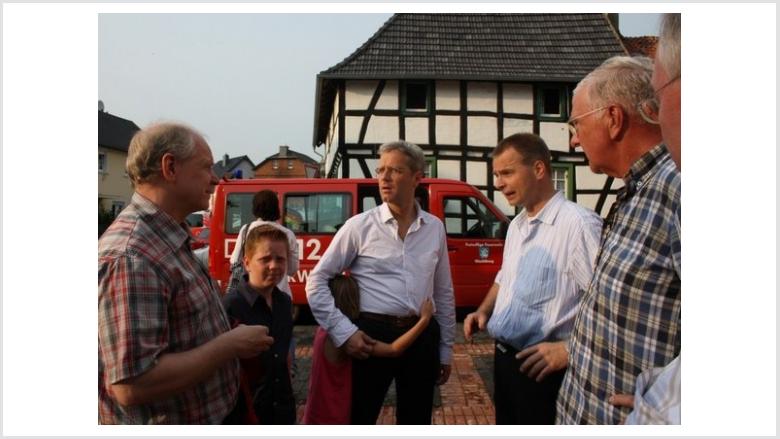 Unwetter in Wachtberg - Minister Röttgen dankt Rettungskräften
