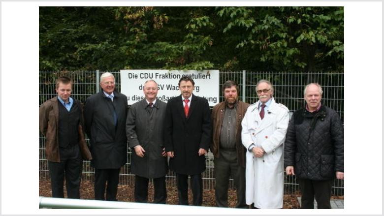 Einweihung Kunstrasenplatz im Waldstadion