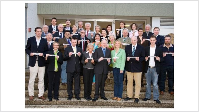 Im Jahr des 40. Jubiläums der Gemeinde Wachtberg verschenkt die CDU Wachtberg allen interessierten Bürgern Aufkleber mit einer Liebeserklärung ans eigene Dorf.