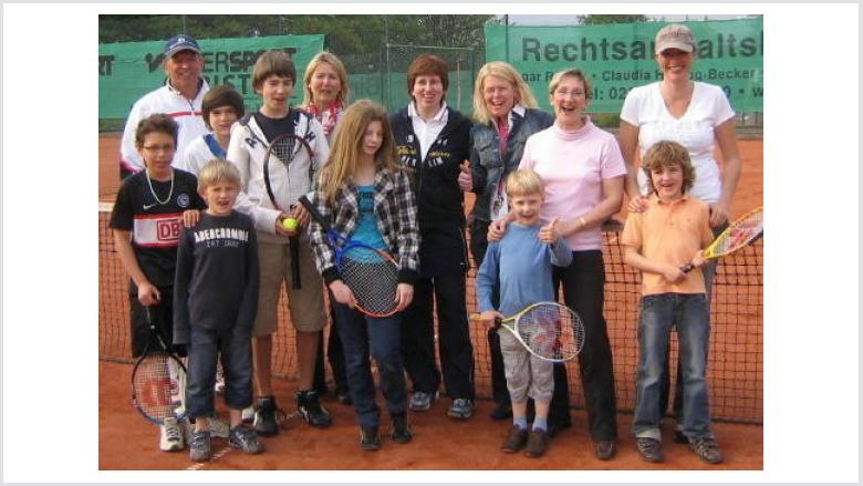 Frauen Union beim "Tag der offenen Tür" des Wachtberger Tennis Clubs Frauen Union beim "Tag der offenen Tür" des Wachtberger Tennis Clubs