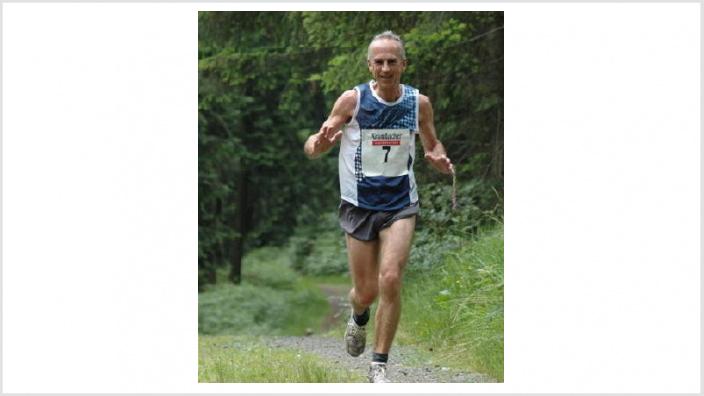 Pecher Ratsherr Friedrich Oettler siegt in seiner Altersklasse beim Rheinsteig-Extremlauf